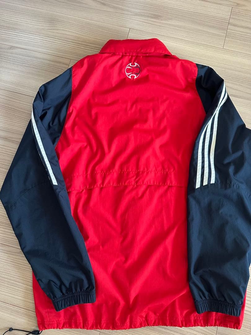 adidas FC Bayern München ウィンドブレーカー