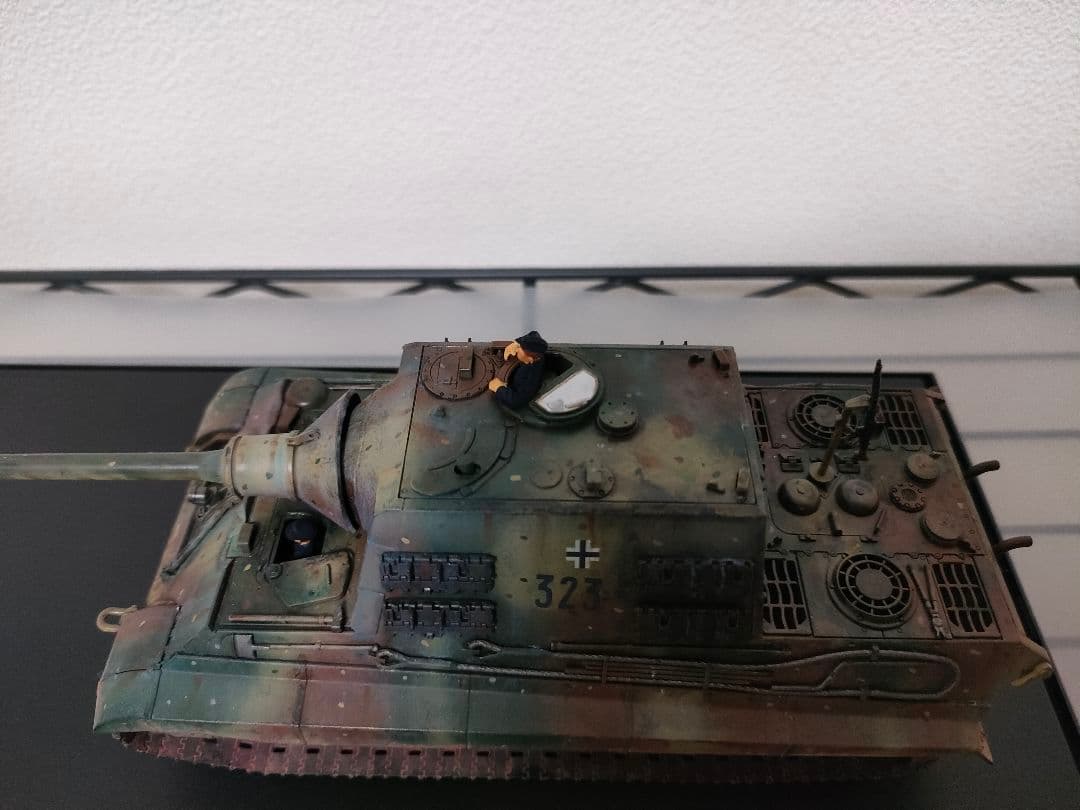 タミヤ1/48ドイツヤークトタイガー完成品　（ディスプレイケース付き）