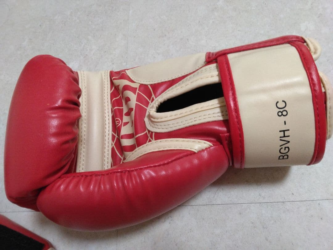 WINDY グローブ 8oz とレガースLサイズ 赤のセット