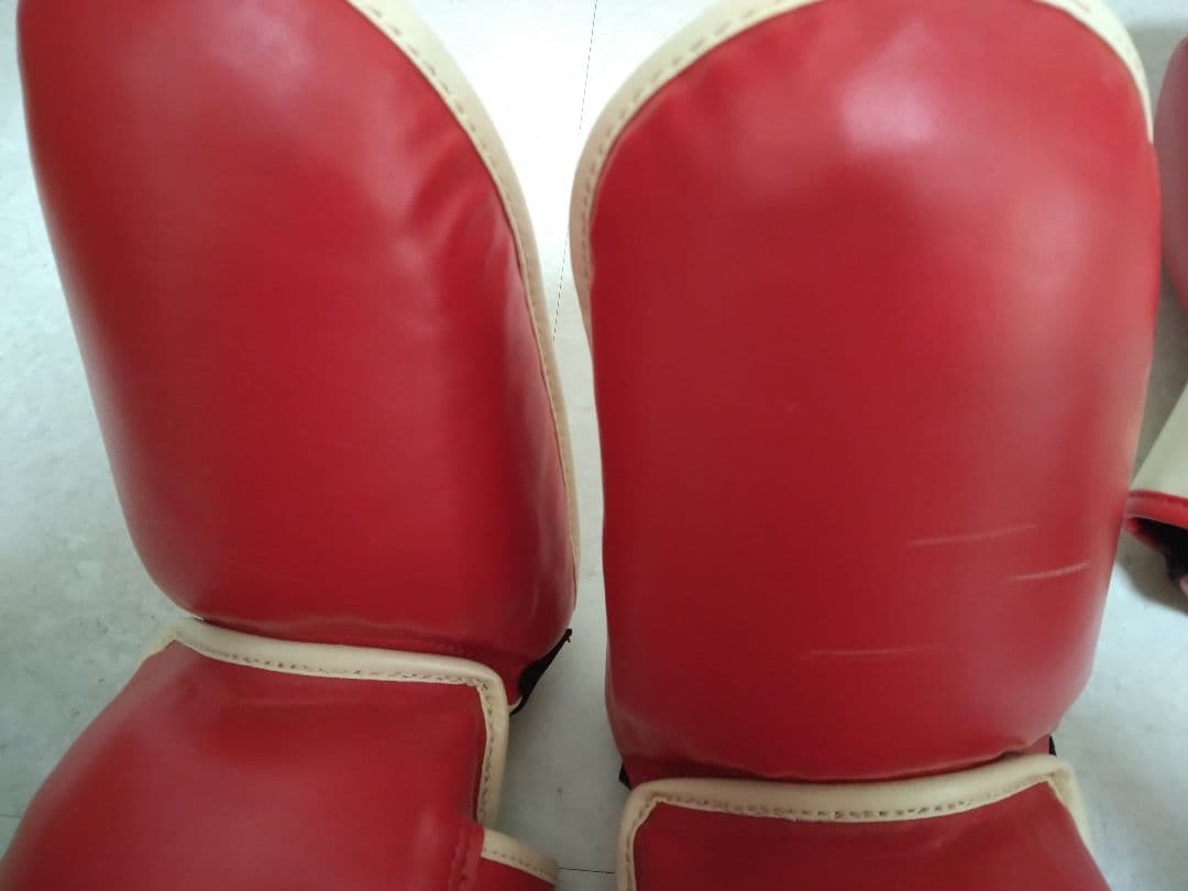 WINDY グローブ 8oz とレガースLサイズ 赤のセット