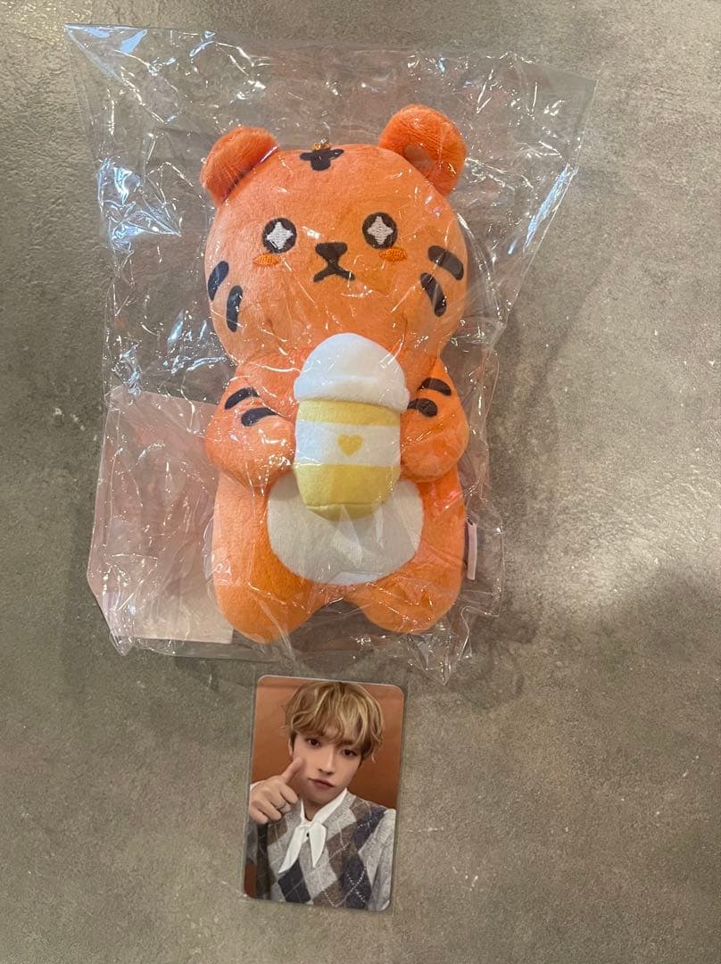 ATEEZ ホンジュン CUPSLEEVE KEYRING