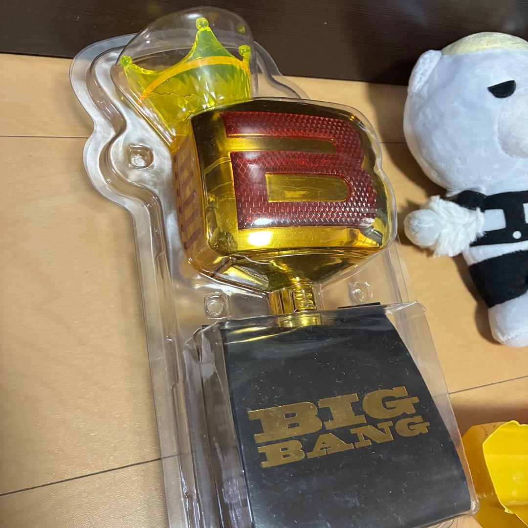 BIGBANG ペンライト　王冠　ボイスキーホルダーぬいぐるみ　トランプ