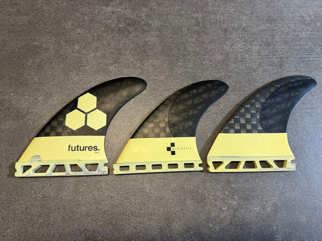 フューチャーフィン AM1 BLACKSTIX 3.0 Mサイズトライフィン