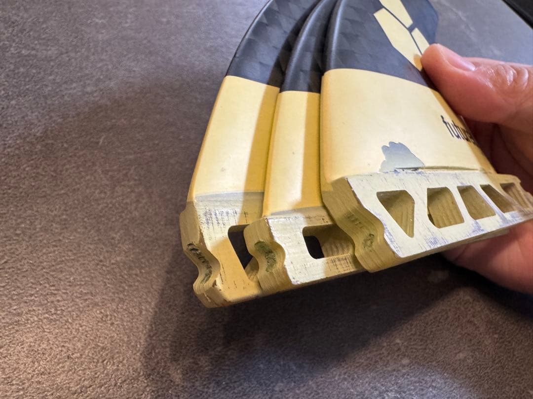 フューチャーフィン AM1 BLACKSTIX 3.0 Mサイズトライフィン