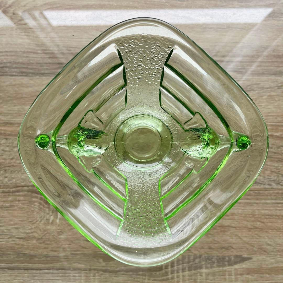 骨董　時代ガラス　フィギュリン　エレファント　象　プレスガラス　菓子器