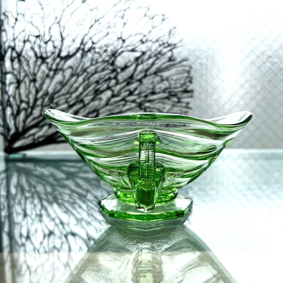 骨董　時代ガラス　フィギュリン　エレファント　象　プレスガラス　菓子器