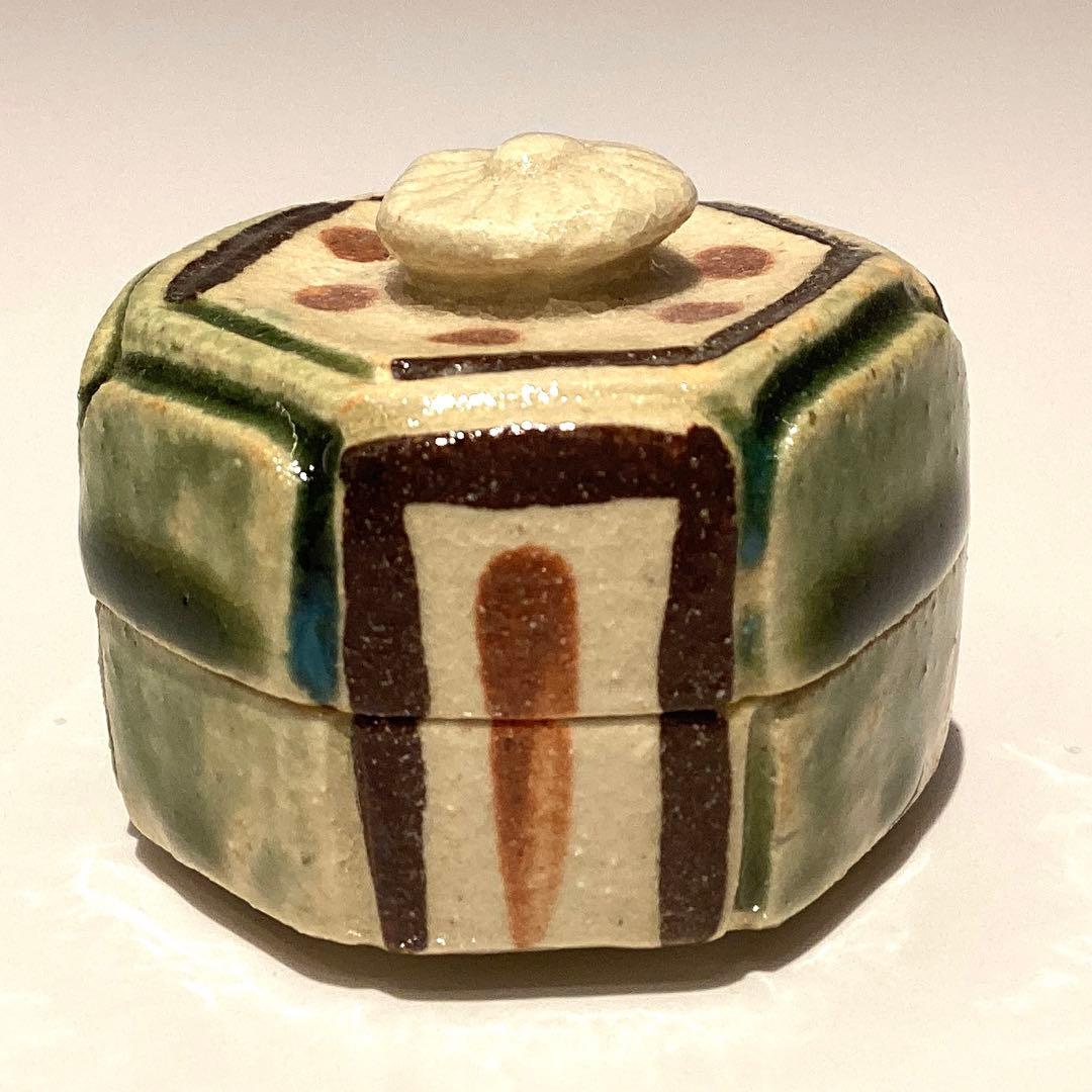 加藤芳右衛門 織部 亀甲香合