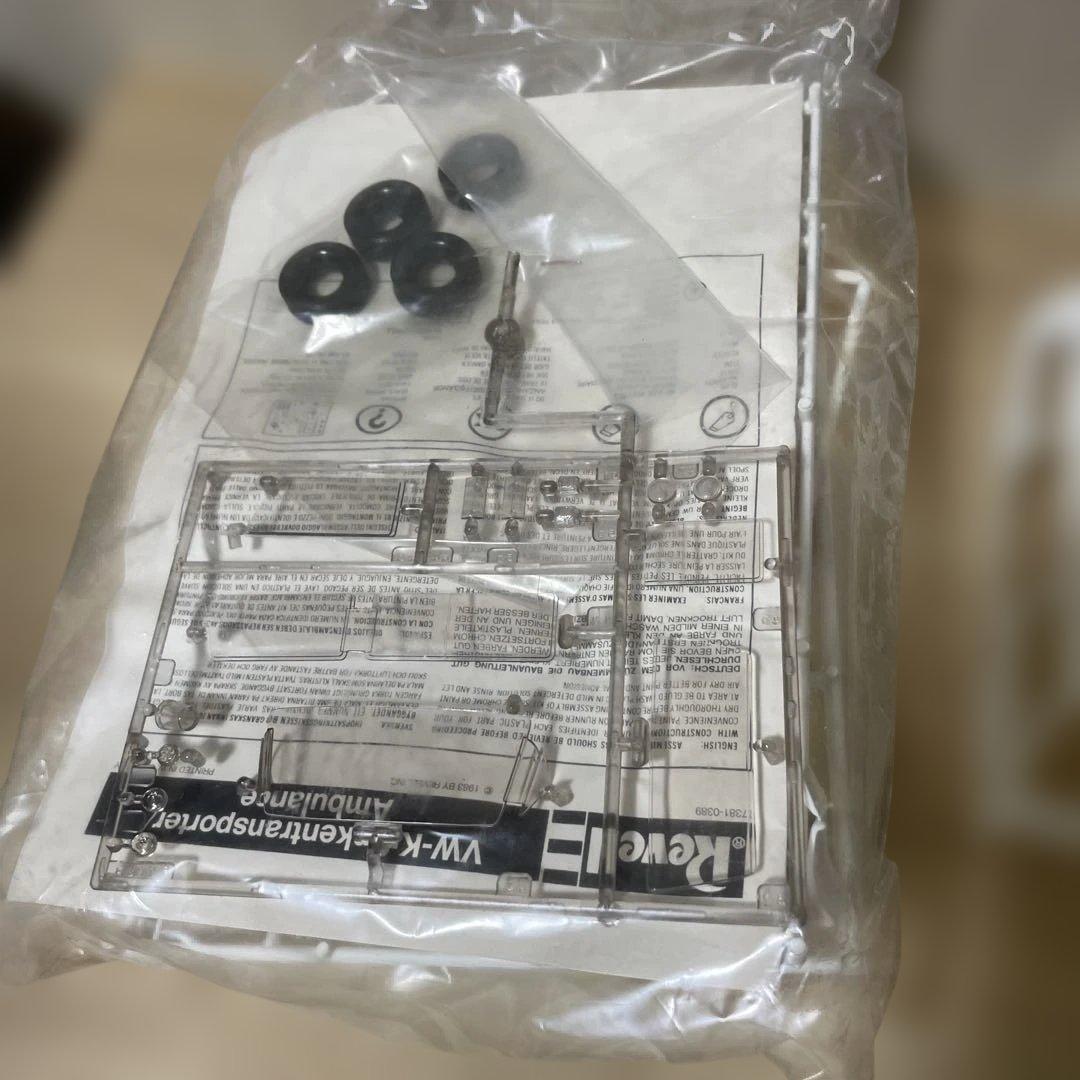 Revell 1/25 VW 救护车 模型 内袋未開封 外箱傷み Ln530
