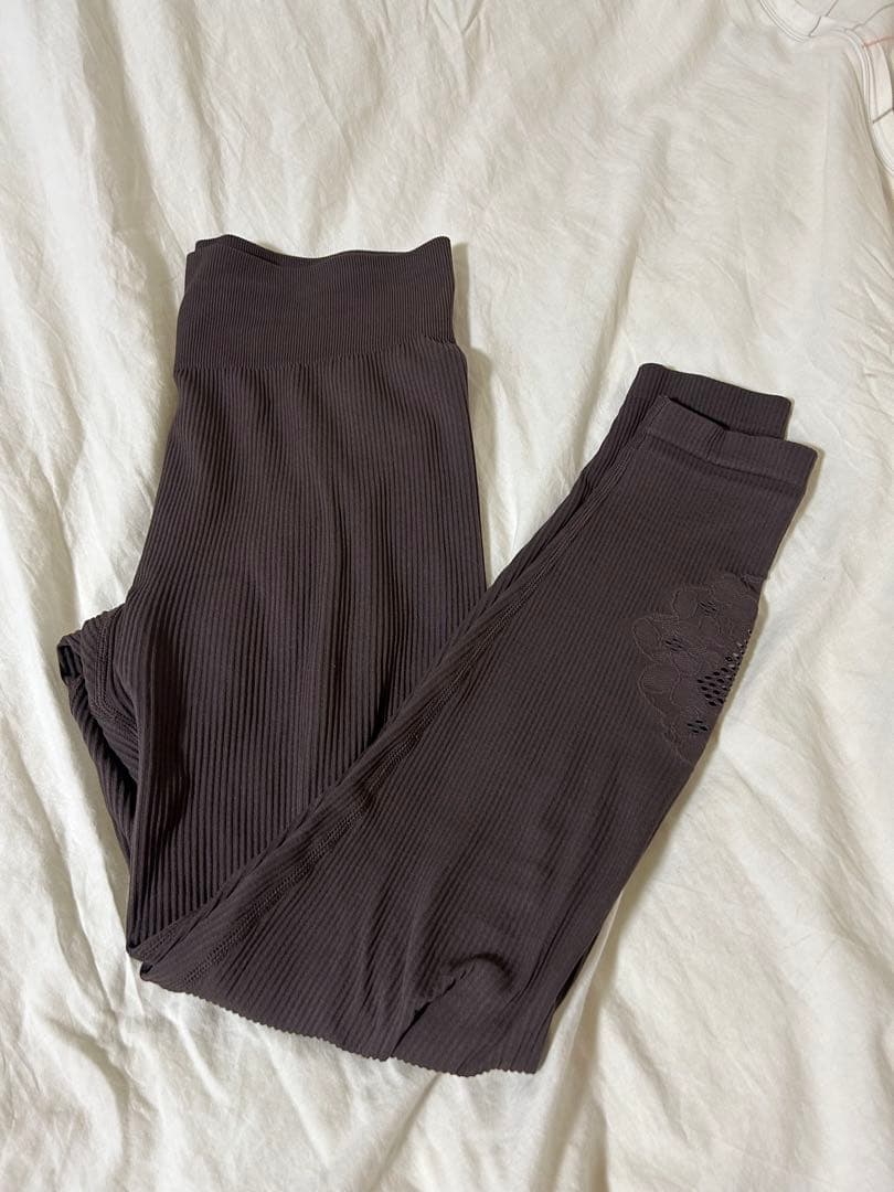 【1/30まで】SUKALA アクティブデイジーレギンス　ブラウン　L