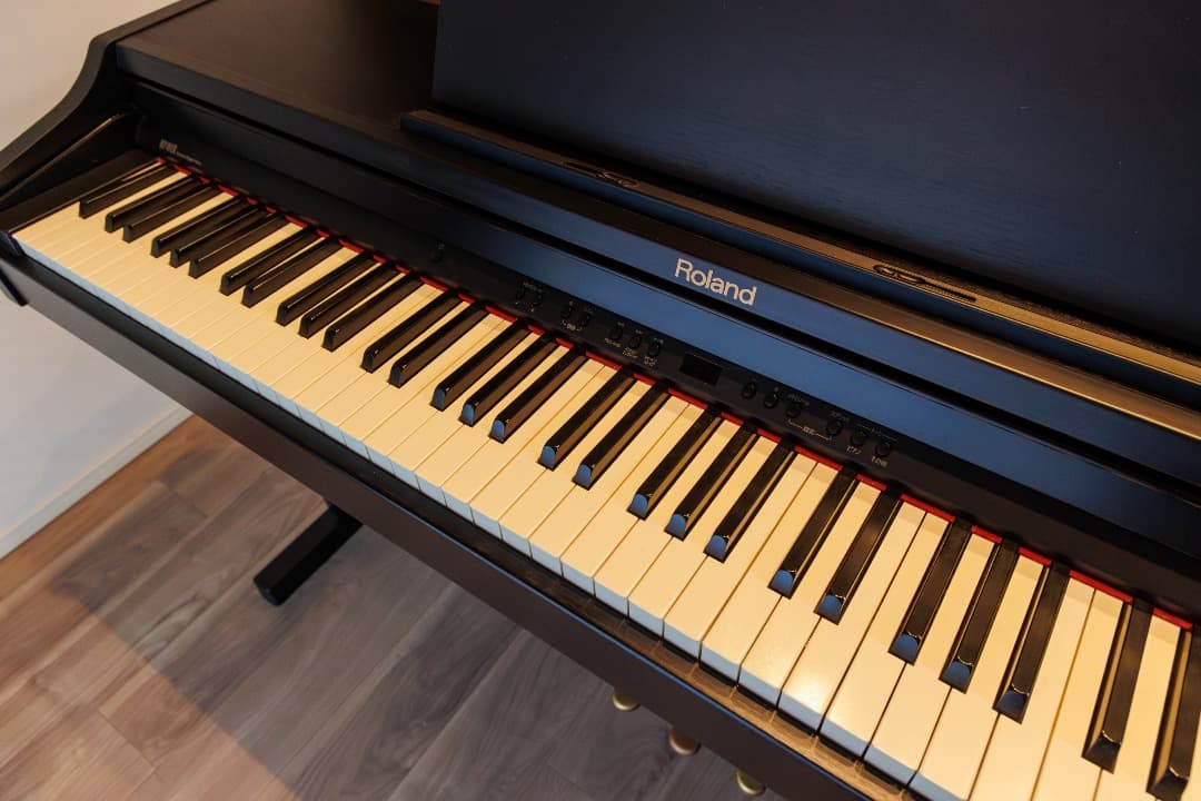 Roland 電子ピアノ RP401R 黒木目　※送料込み