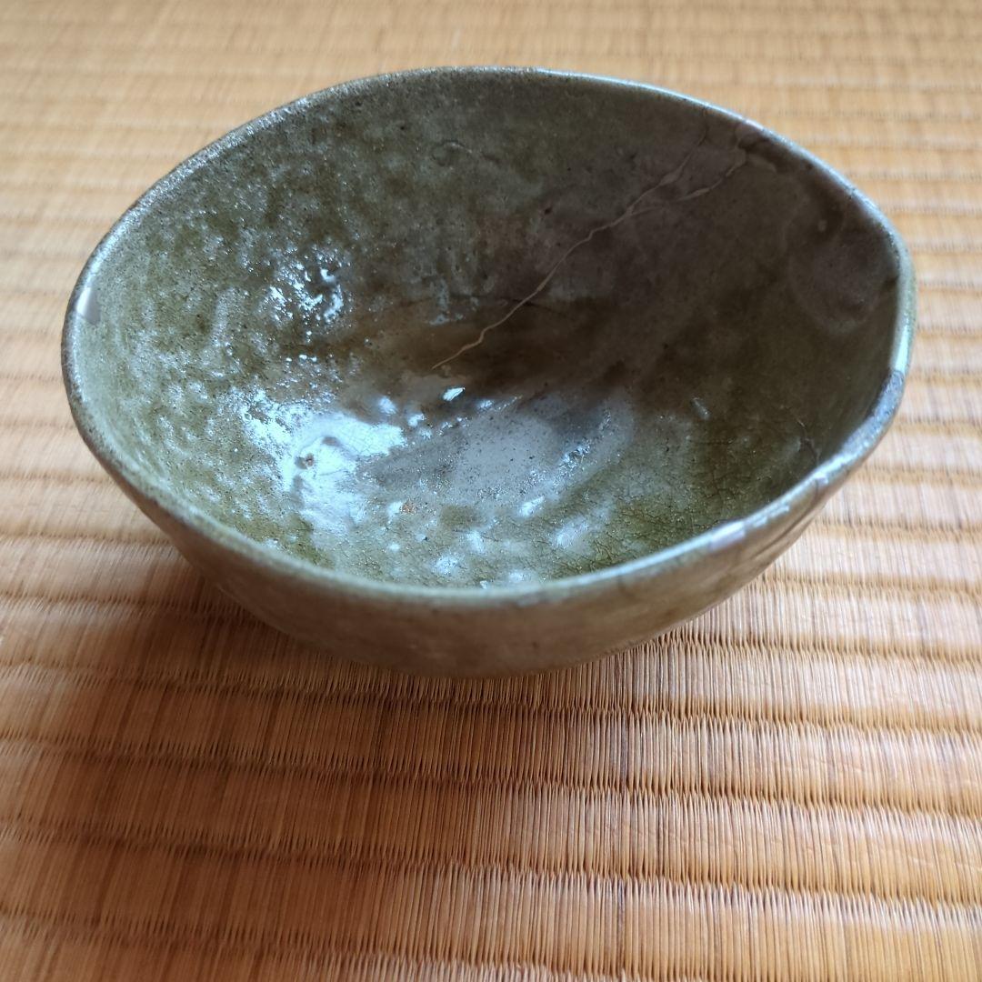 キャロライン洋子さま専用　　緑色の丸型陶器の器　青唐津茶碗　古唐津　桃山ー江戸時