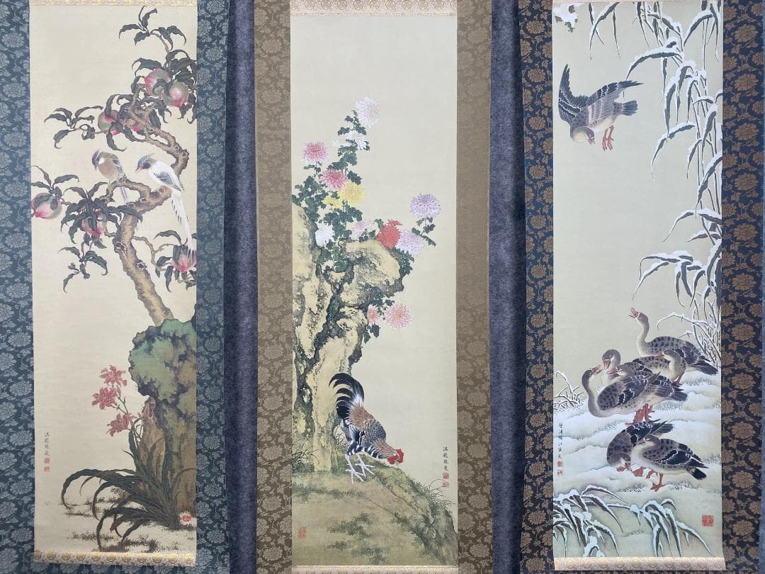 サ*バ様 熊代熊斐【複製】菊花家鶏図 雪蘆真雁図 桃樹山鵲図 長崎 掛軸2402