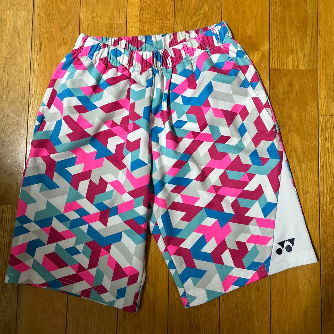 ヨネックス　ハーフパンツ　柄　ピンク