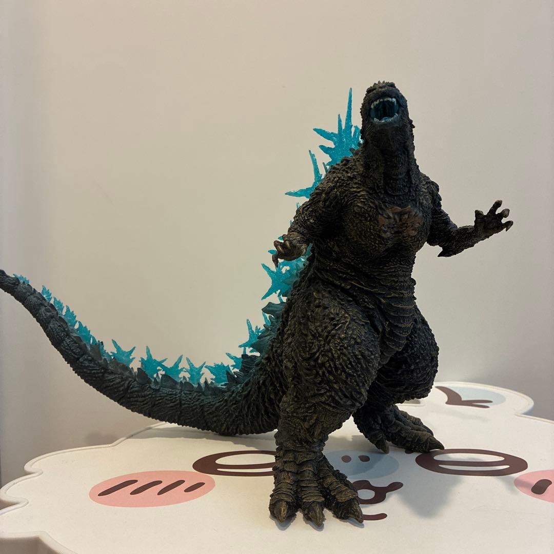 人*）様 ゴジラフィギュア 青い発光エフェクト
