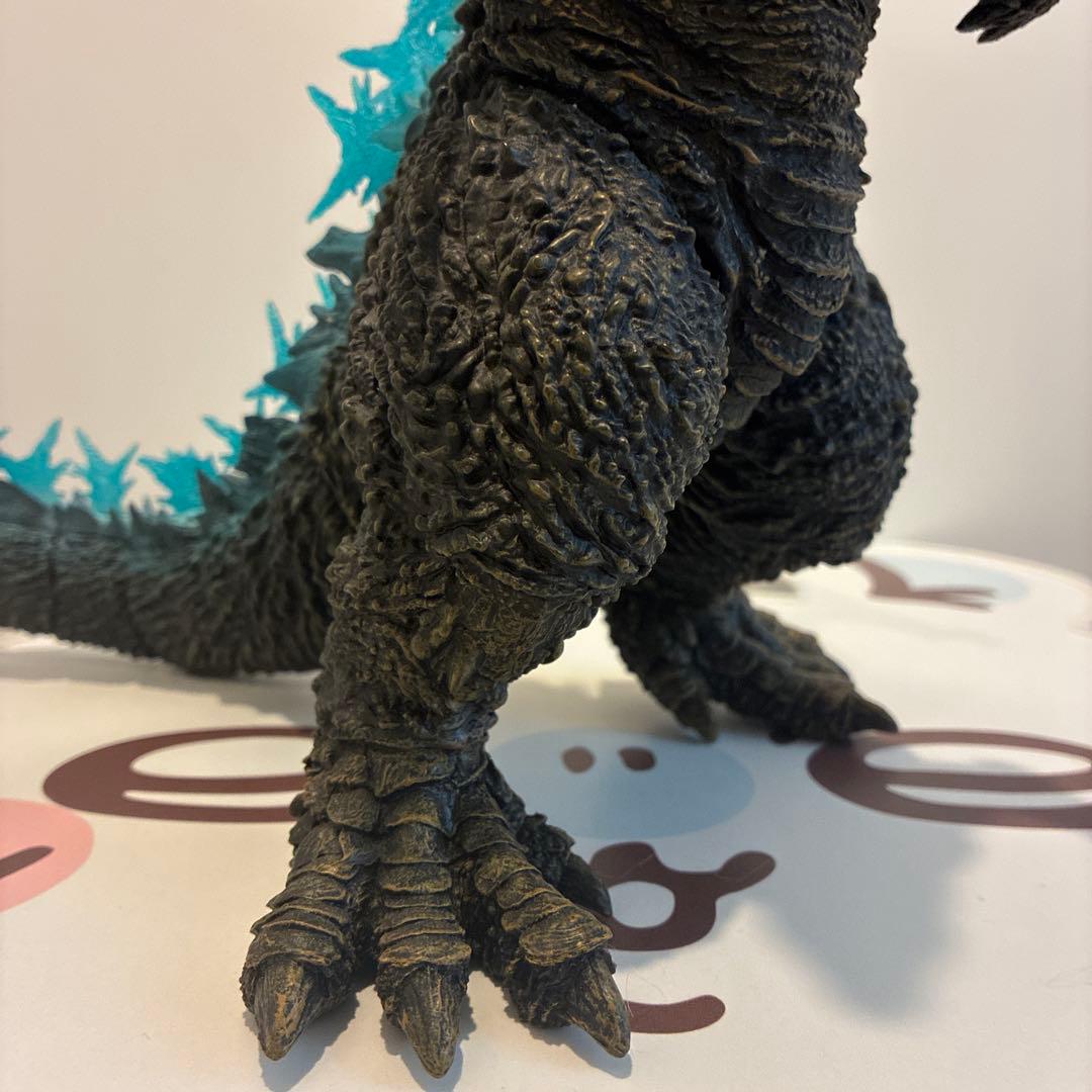 人*）様 ゴジラフィギュア 青い発光エフェクト