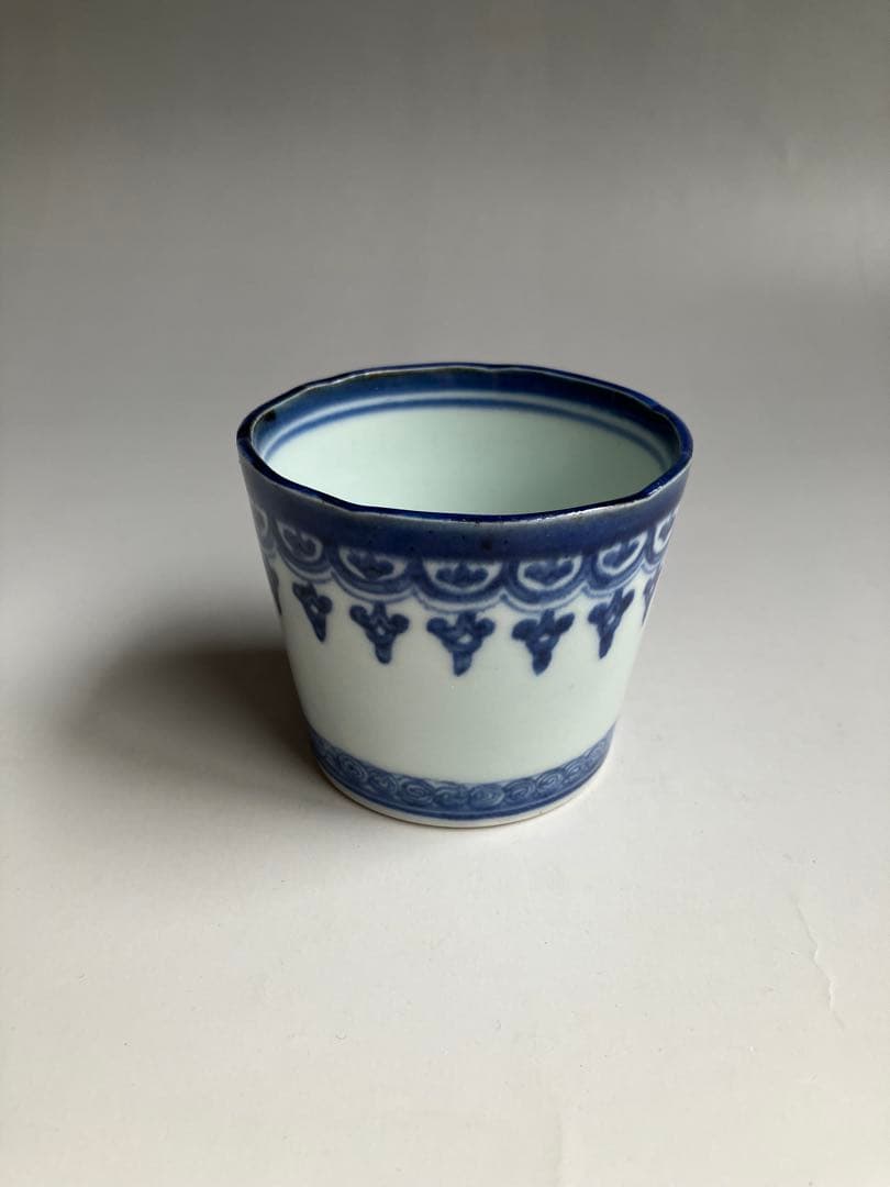 江戸中期頃　古伊万里　瓔珞紋　蕎麦猪口　渦巻紋　骨董　アンティーク　酒器