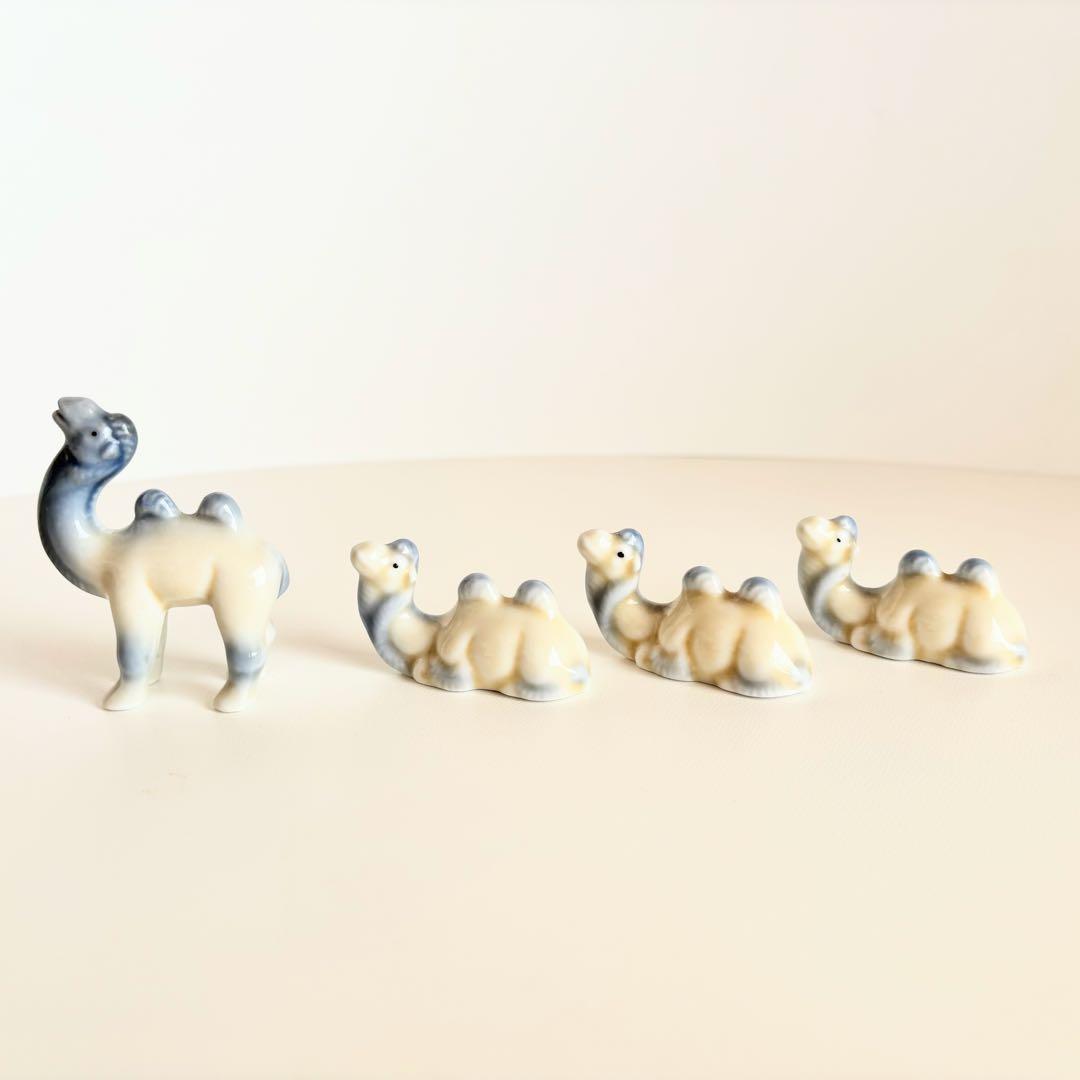 キャメルの陶器置物セット