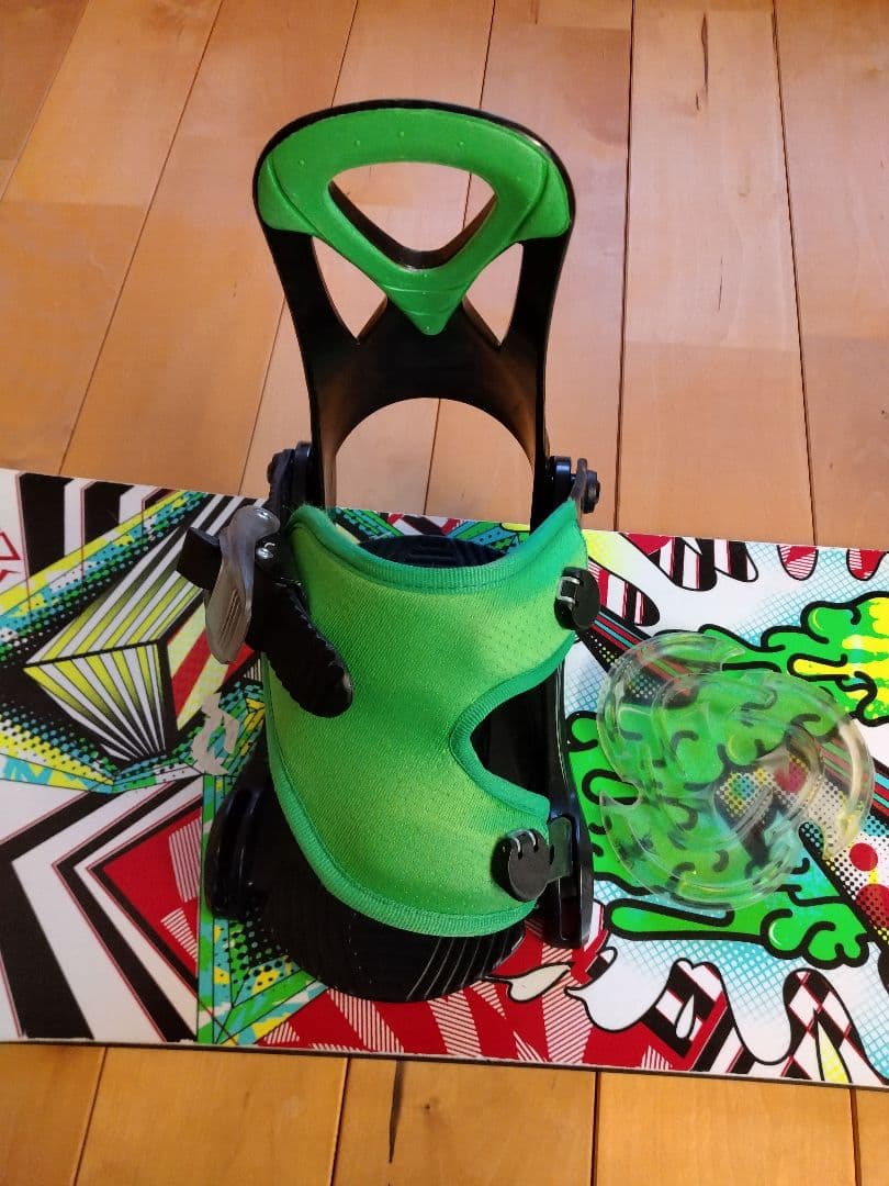 子供用スノーボード板2枚、ビンディング、ブーツ21cmだけはおまけのジャンクです