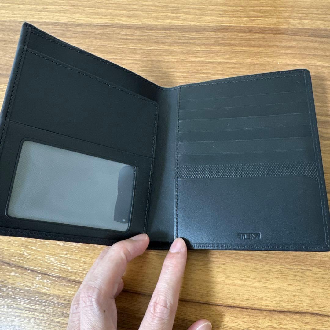 TUMI パスポートケース