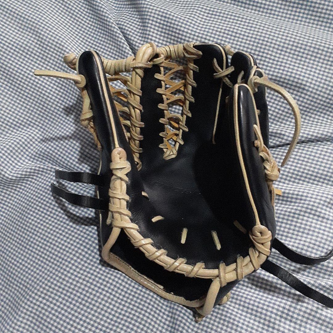 軟式グローブ 黒/ベージュ レース編み