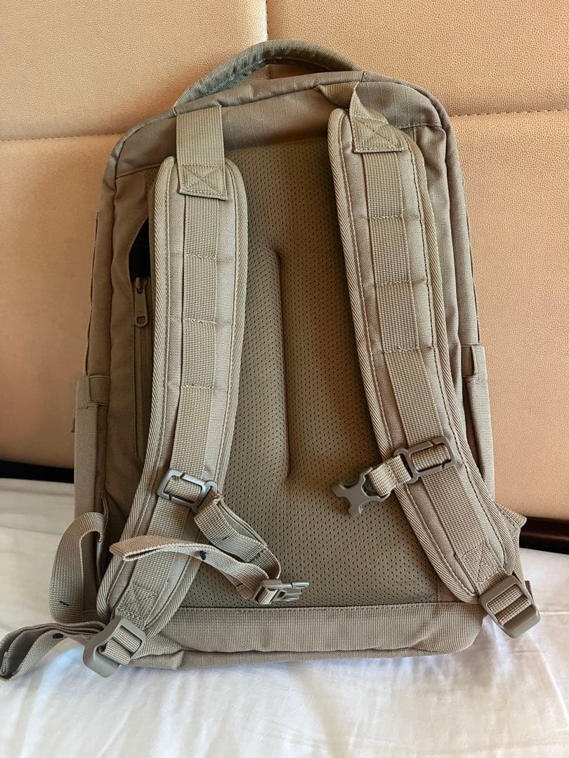 アメリカ直輸入　新品実物　米軍特殊作戦グループ (SOG)用砂漠色戦闘リュック