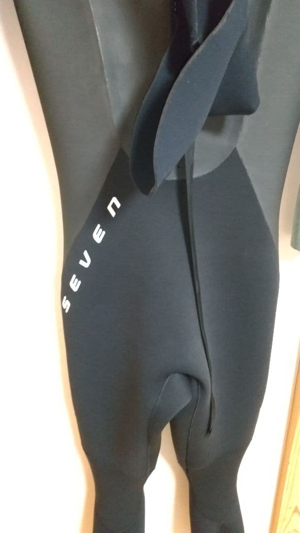 新品同様　セブン　セミドライ　サーフィン　ウェットスーツ　裏起毛