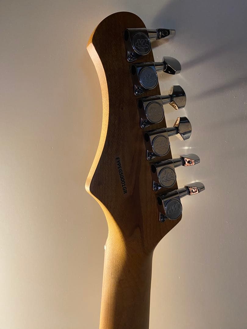 く*く様 【美品】ただの白いエレキギター