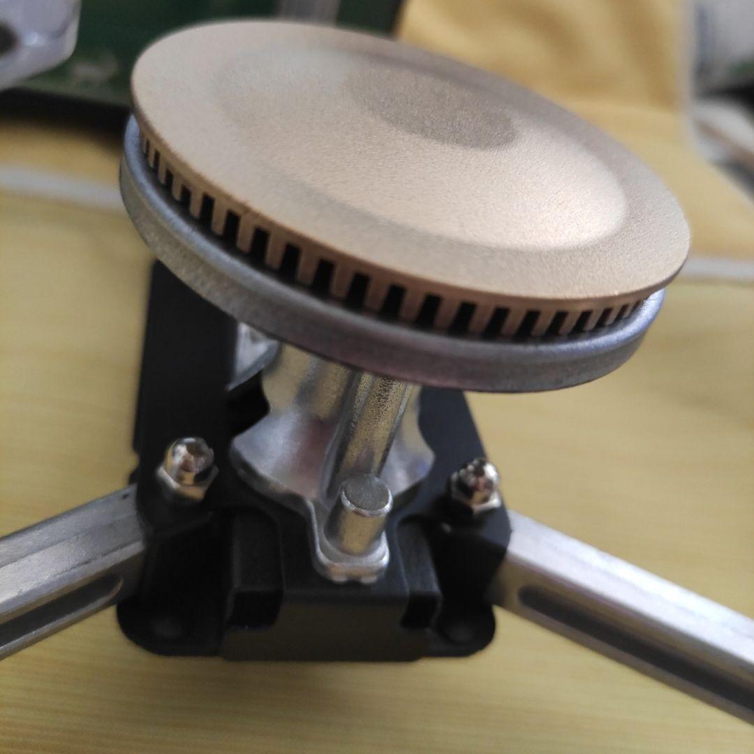 アウトドア等／折りたたみポータブルガスコンロ／緑色／コンパクト設計