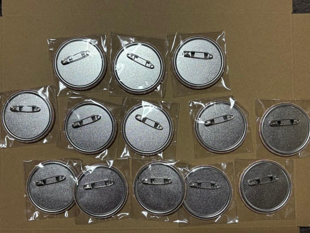 アイカツ　チーズソフトクッキー　缶バッジ　星宮いちご　イオン限定 13個セット