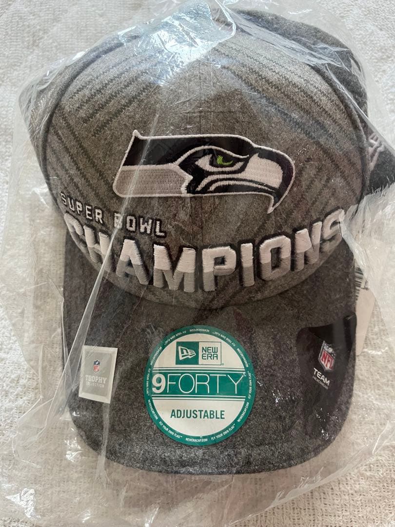 【新品未使用】シアトルシーホークス 第48回スーパーボウル優勝記念　キャップ