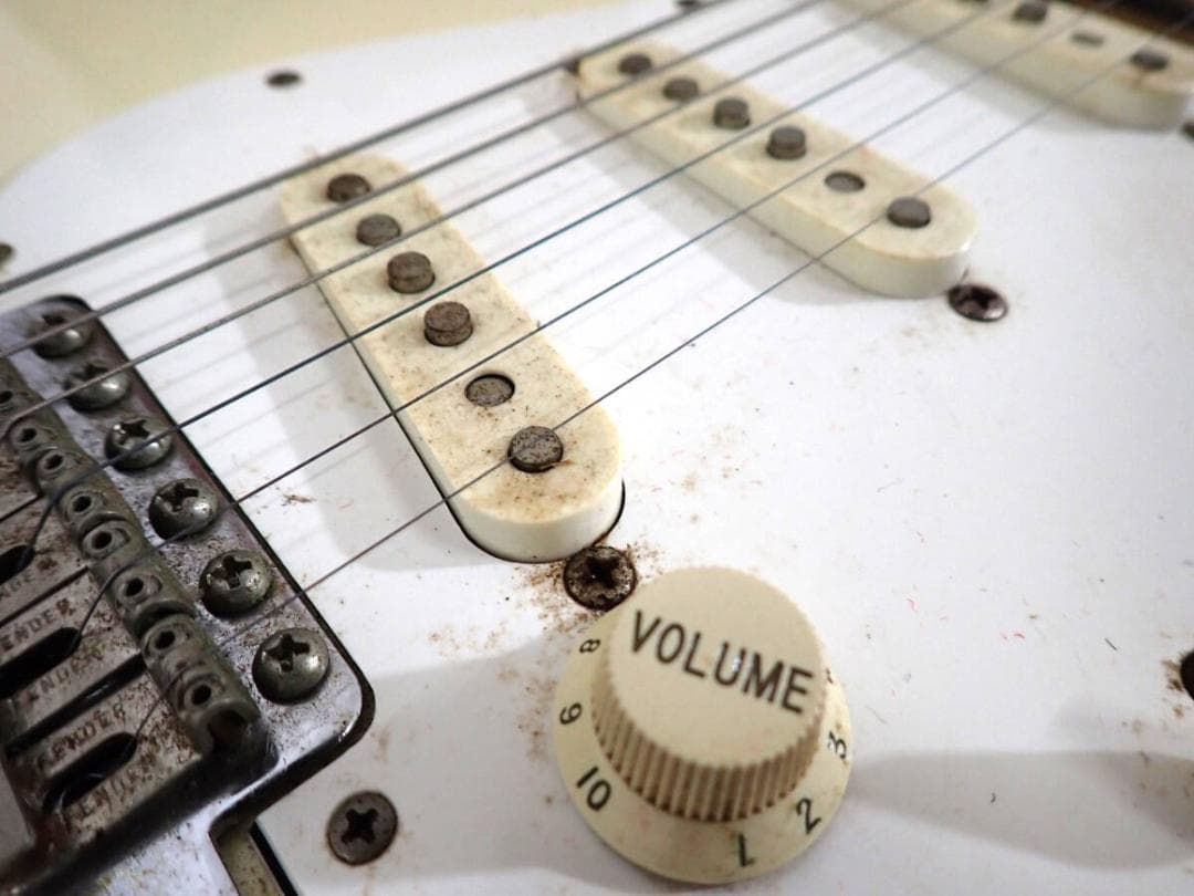 Fender Stratocaster ホワイト 日本製 ケース付き 52664