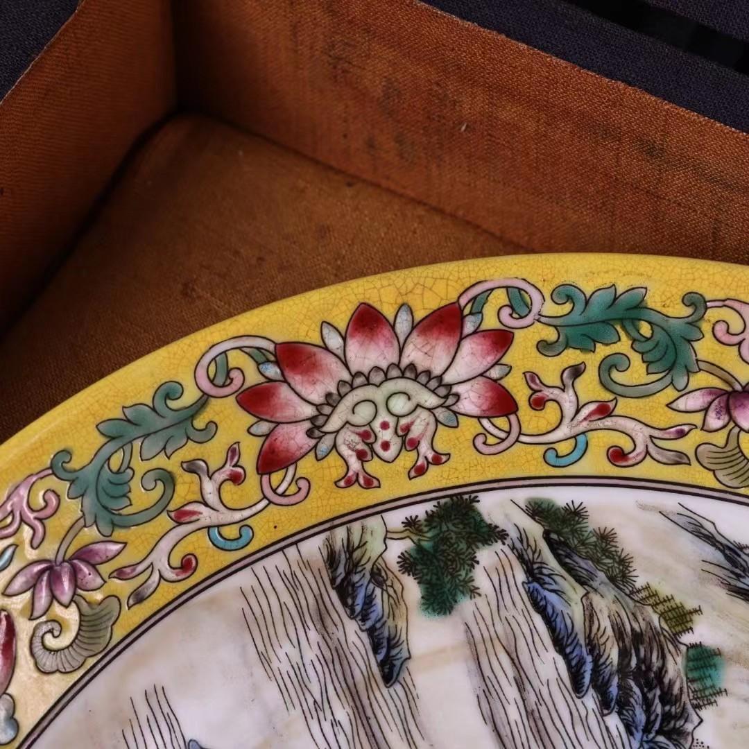 中国古美術・珍蔵粉彩・陶磁器の中皿・風景絵・置物・純手描き・刺繍の箱付・茶道具