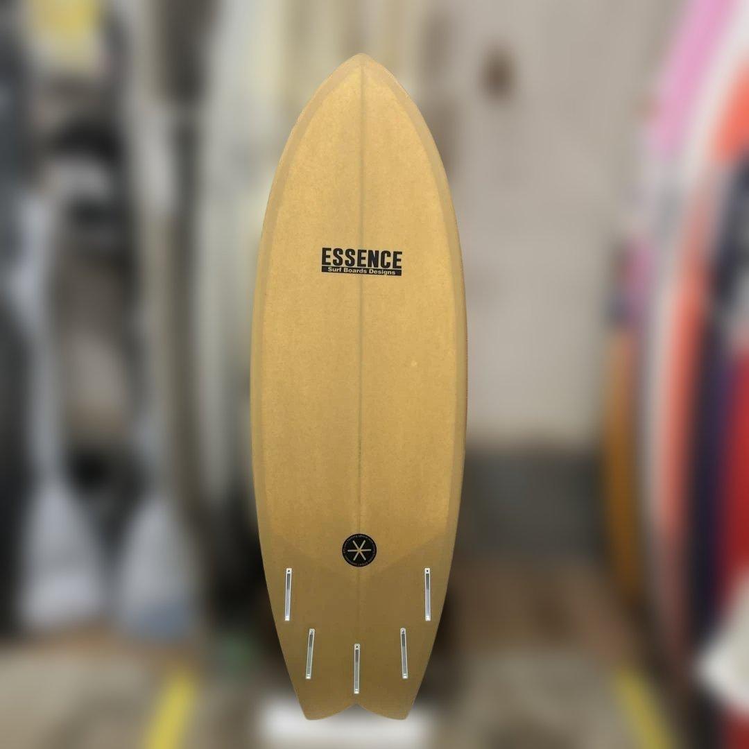 新品格安ESSENCE ショートボードベージュフィッシュ5’2動く！フィン付き