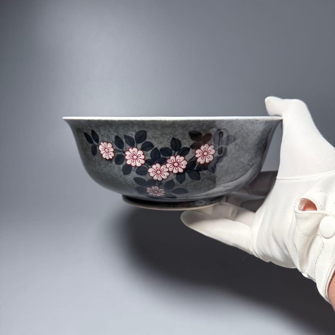 人間国宝　十三代今泉今右衛門　本人作　色鍋島薄墨草花文鉢　共箱　共布　栞　未使用