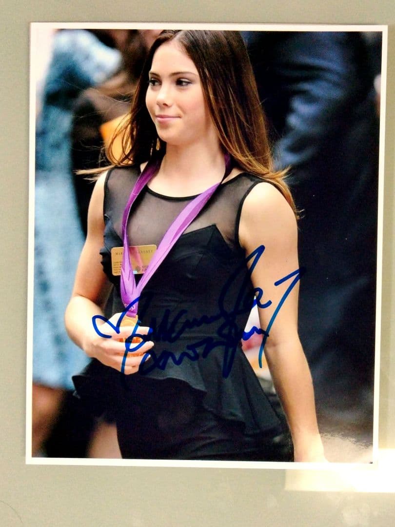 マッケイラ・マロニー直筆サイン入り超大型写真…アメリカの体操選手…金メダリスト