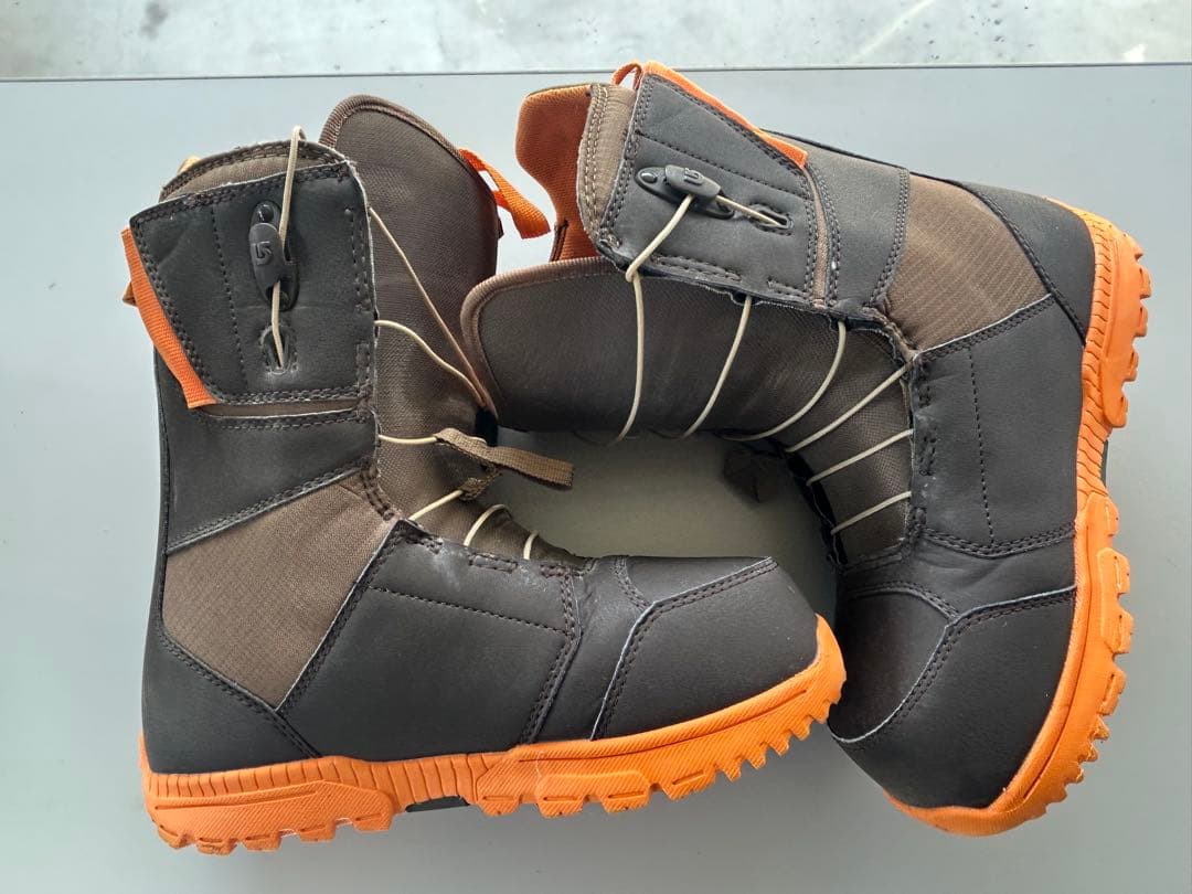 バートンスノーボードブーツMOTO-ASIAN FIT 25.5cm