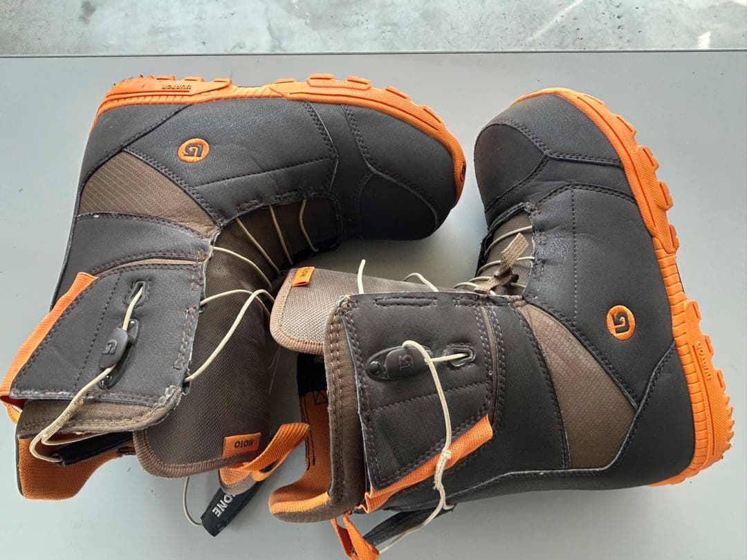 バートンスノーボードブーツMOTO-ASIAN FIT 25.5cm