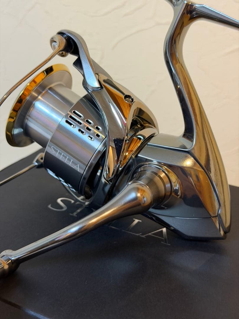 18ステラ　C5000XG スピニングリール　美品