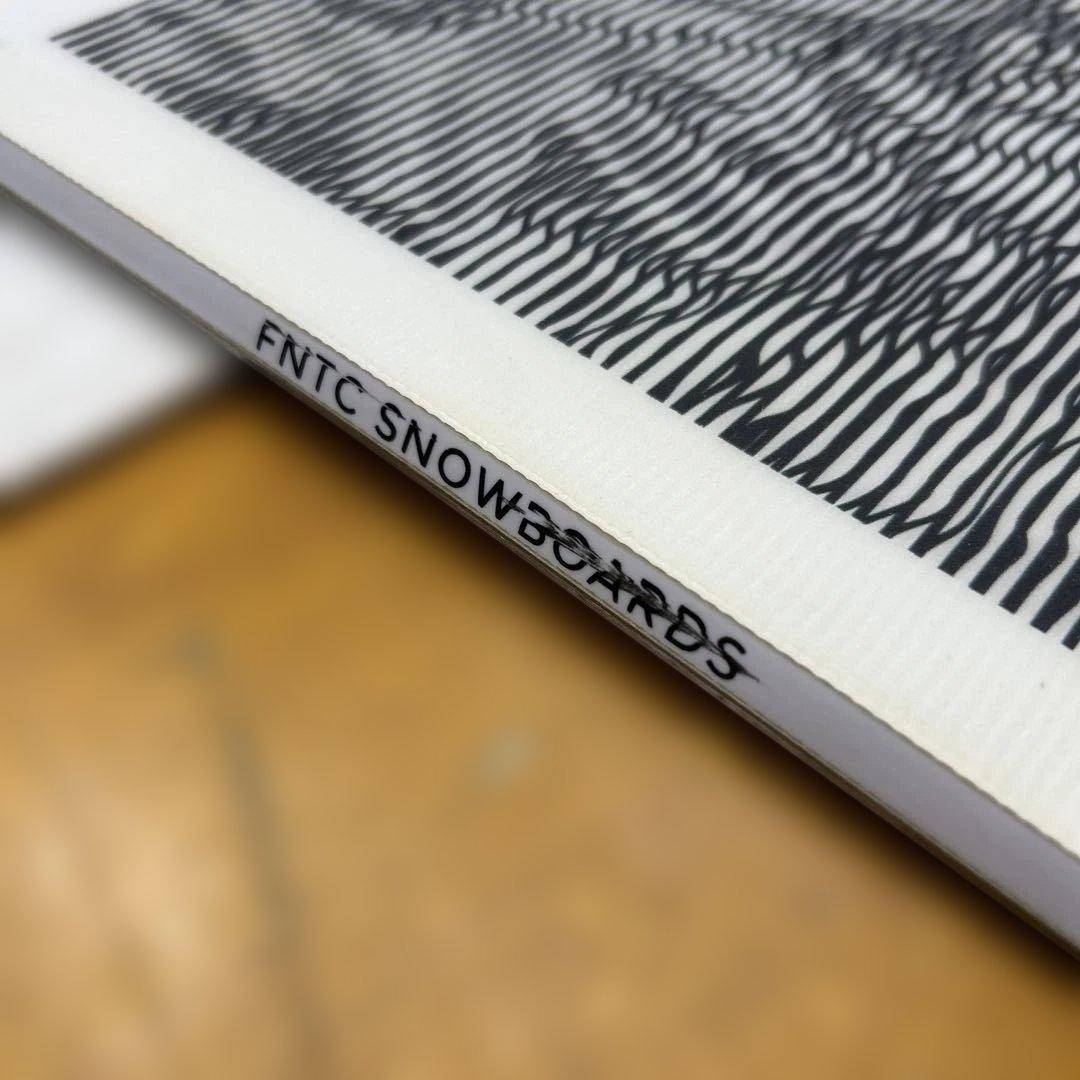7239 スノーボード FNTC TNTC 22-23モデル 147cm