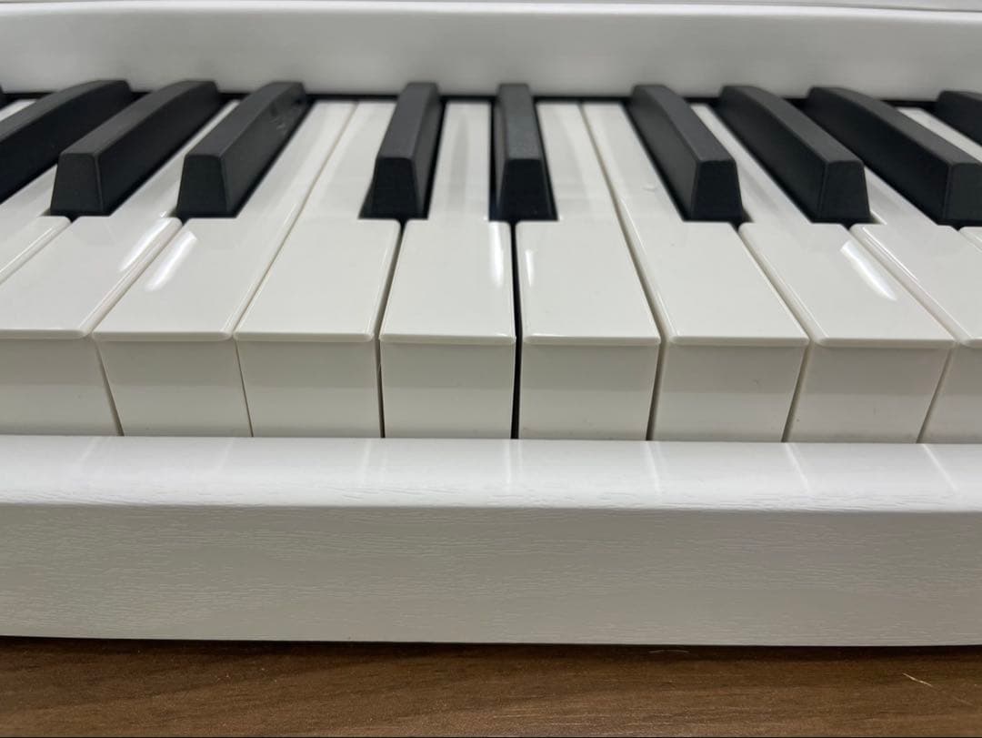 電子ピアノ88鍵盤　給電タイプ　木目調ボディ　ホワイト