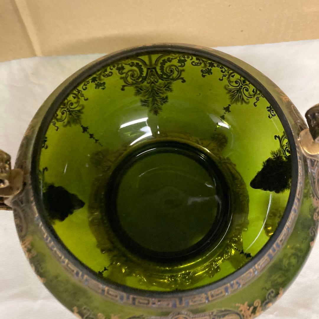 金箔装飾の緑色ガラスボウル