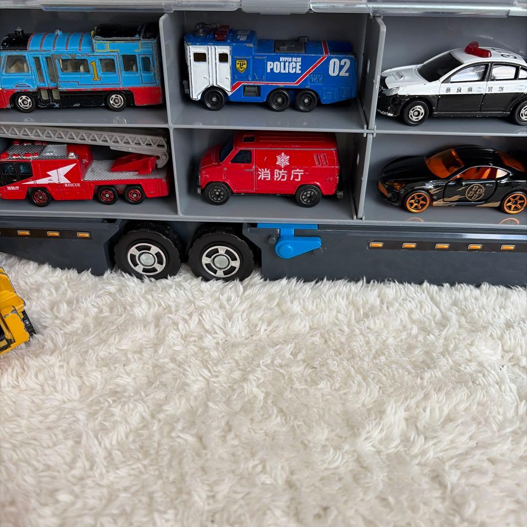 トミカと収納トラックセット