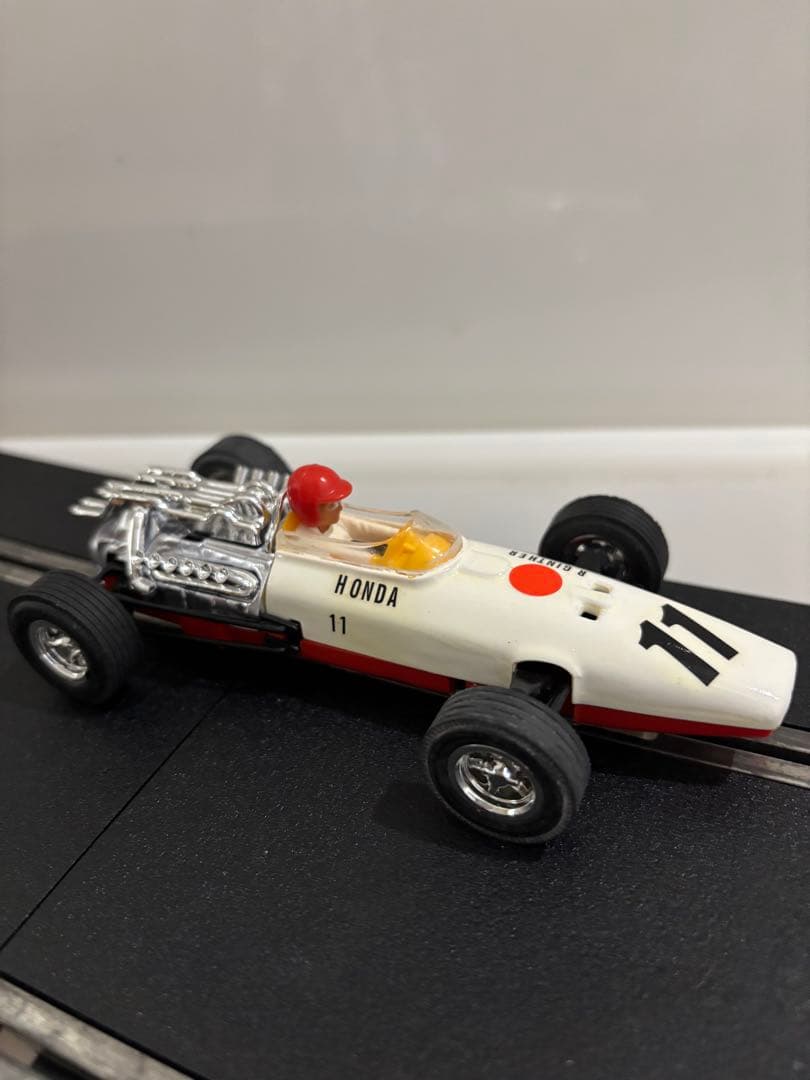 スロットカー　REPROTEC葉巻型F1 リカラー・リペイント