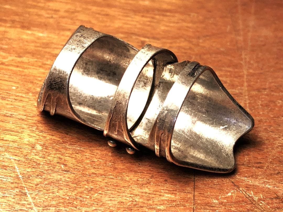 【 ナックルリング 】　中世～近世　シルバー925