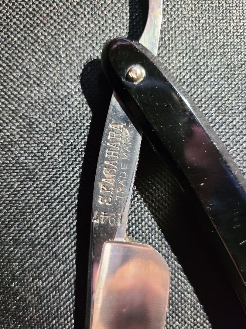 プロ理容師用剃刀　旧型　アンティーク