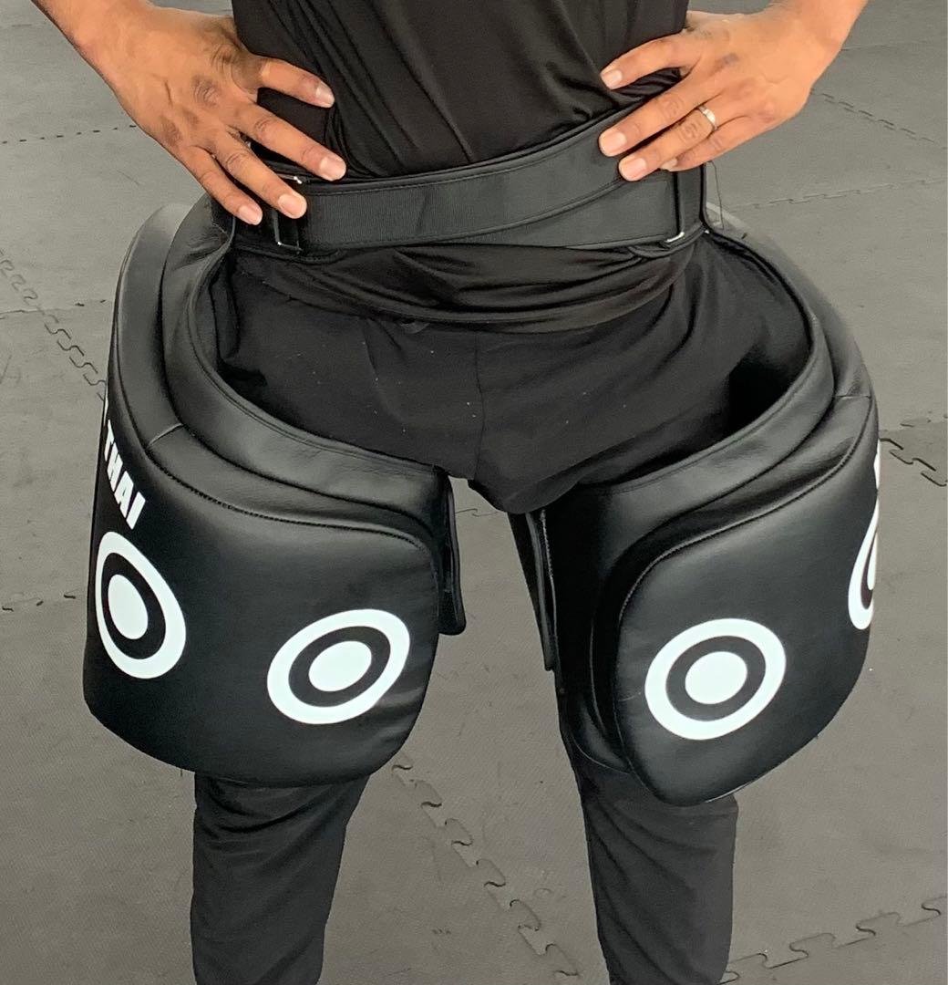 新品MUAY THAIメーカー太ももパッド 　ローキック、キックボクシング