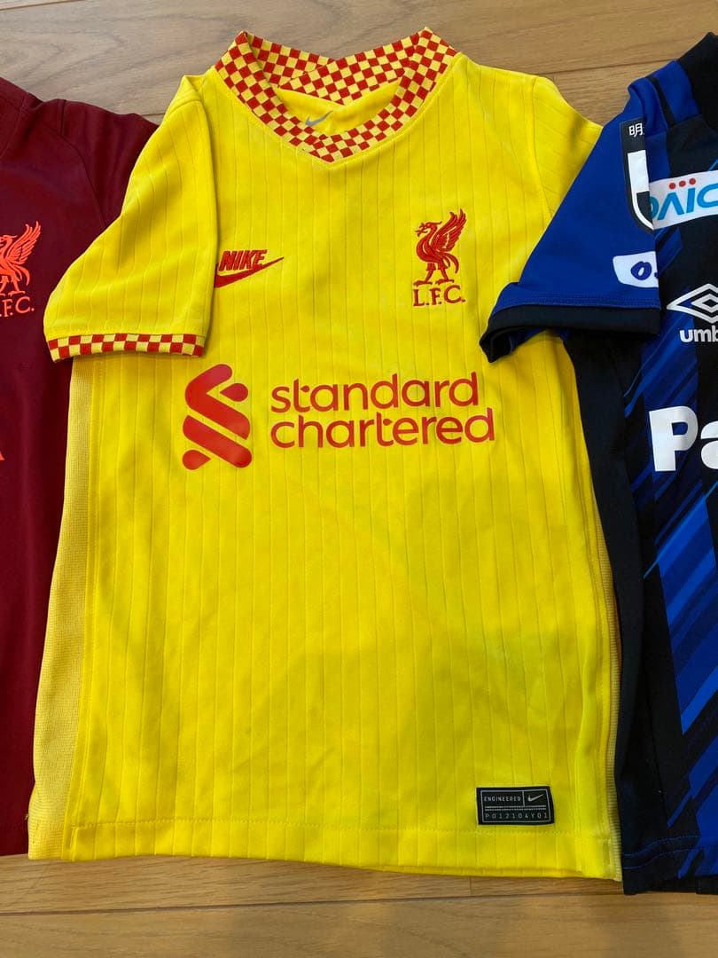 サッカーユニフォームなど5点セット⭐︎キッズ⭐︎120〜130㎝⭐︎リバプールなど