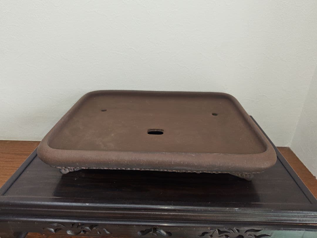 茶色の陶器製四角鉢　落款あり 中型