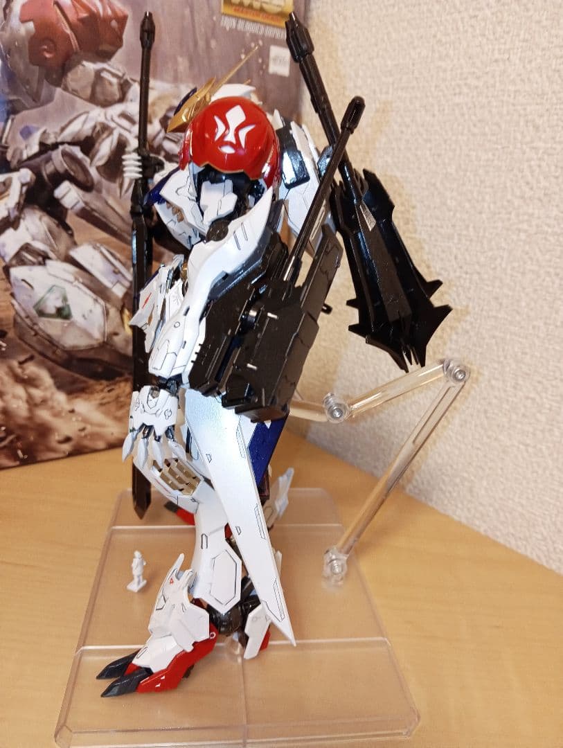 MGバルバトスルプス　全塗装完成品　アクションベース８付き