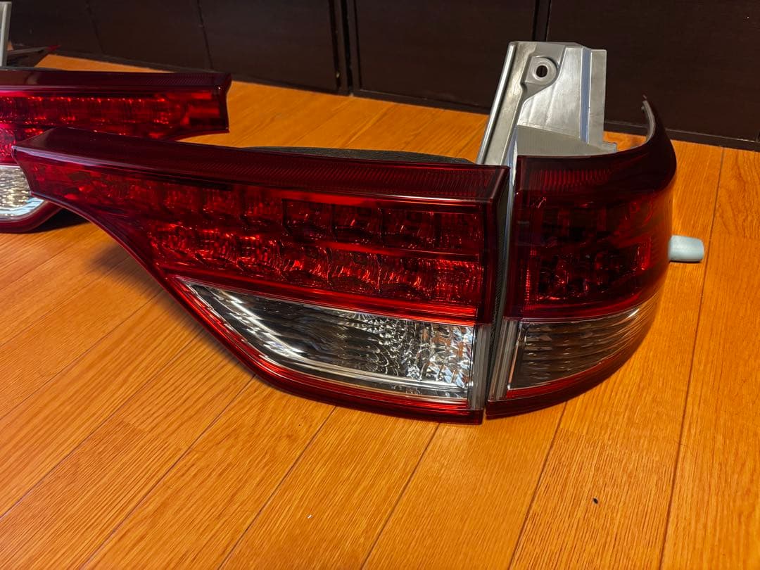 送料込み❗️エスティマ 50系 中期 純正テールランプ セット